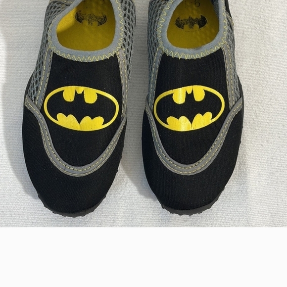 BATMAN UNISEX WATER SWIM SHOES TODDLER BOYS SIZE LARGE (9-10) - Picture 3 of 12